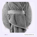 מגבת שיער מיקרופייבר אפורה – תקריב